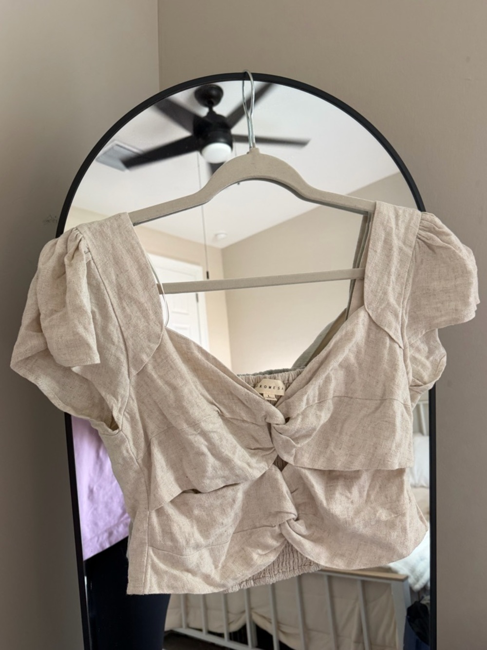 Promesa Cream Twist-Front Puff Sleeve Crop Top